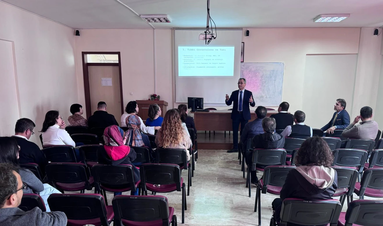 Fakültemizde “Sağlıkta Yapay Zeka Devrimi” Konulu Seminer Gerçekleştirildi